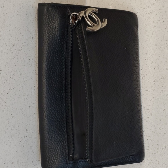CHANEL Caviar leather wallet - Picture 11 of 13